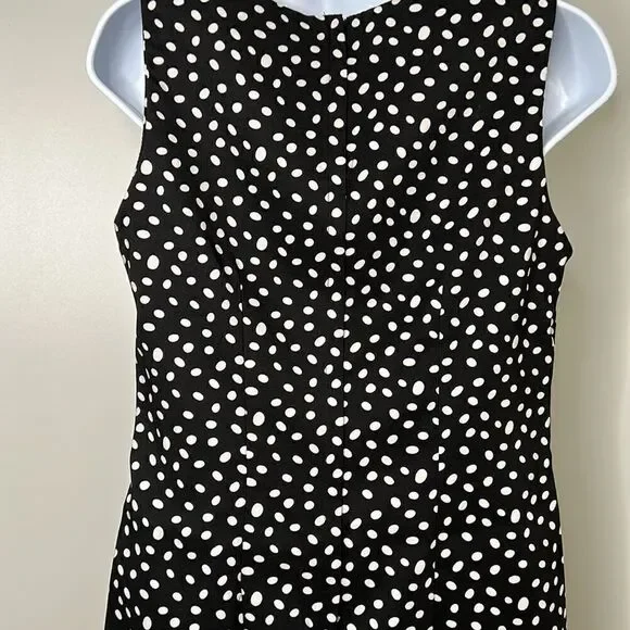 Tradition Dress - Picture 3 of 5